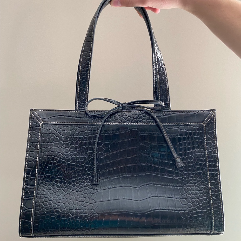 Liz Claiborne black purse - Picture 1 of 6